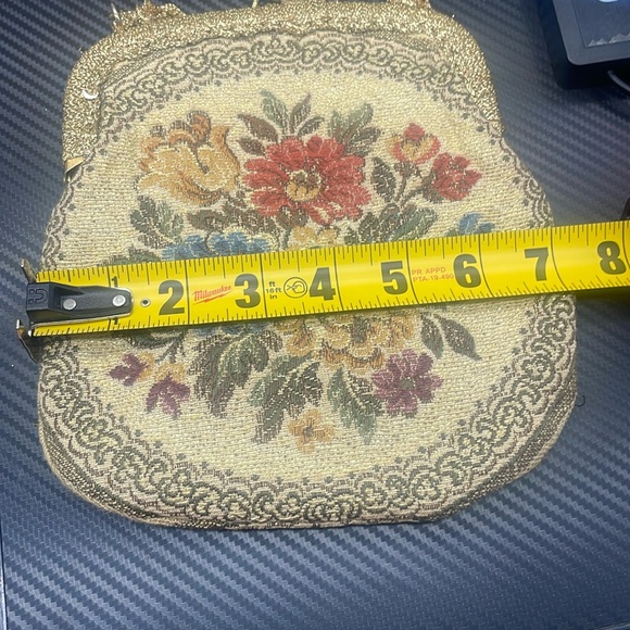 1950s La Regale floral tapestry purse with gold metallic Made in Italy - Picture 4 of 8